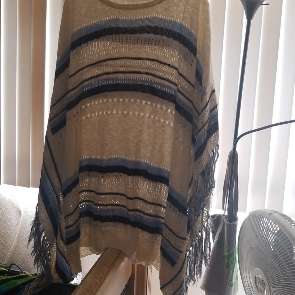 Fringed sleeve sweater